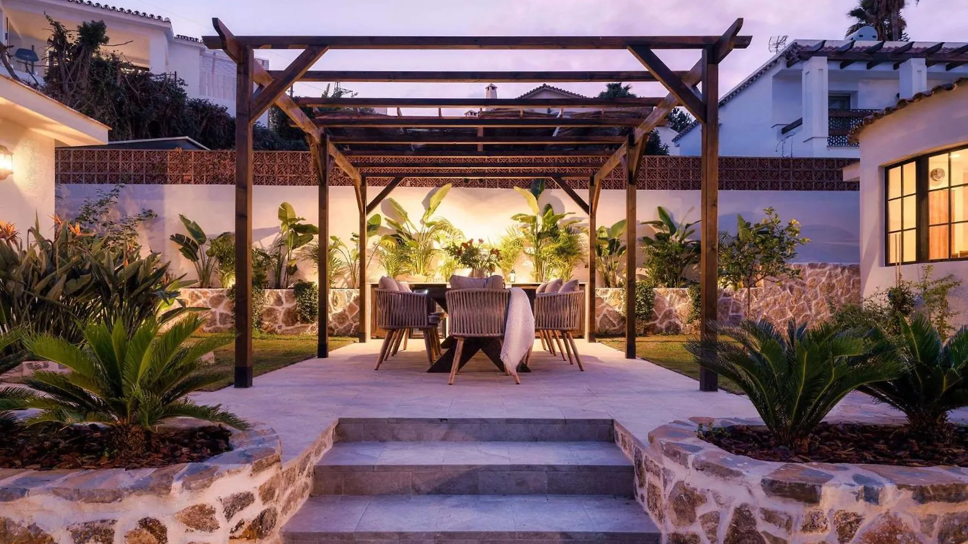 Villa Jazmine Exquisite Oasis Nuva Andalucia 马尔韦利亚