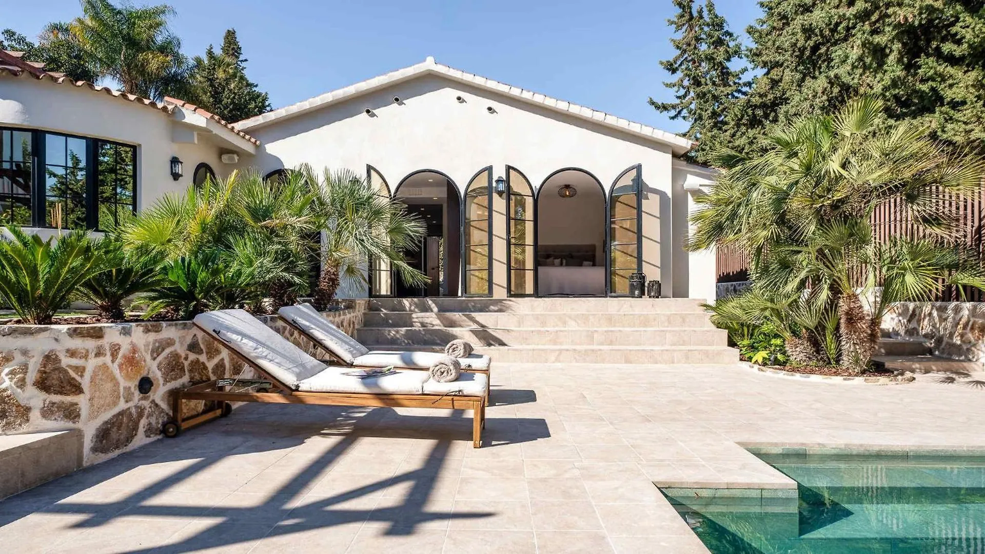 Villa Jazmine Exquisite Oasis Nuva Andalucia 马尔韦利亚